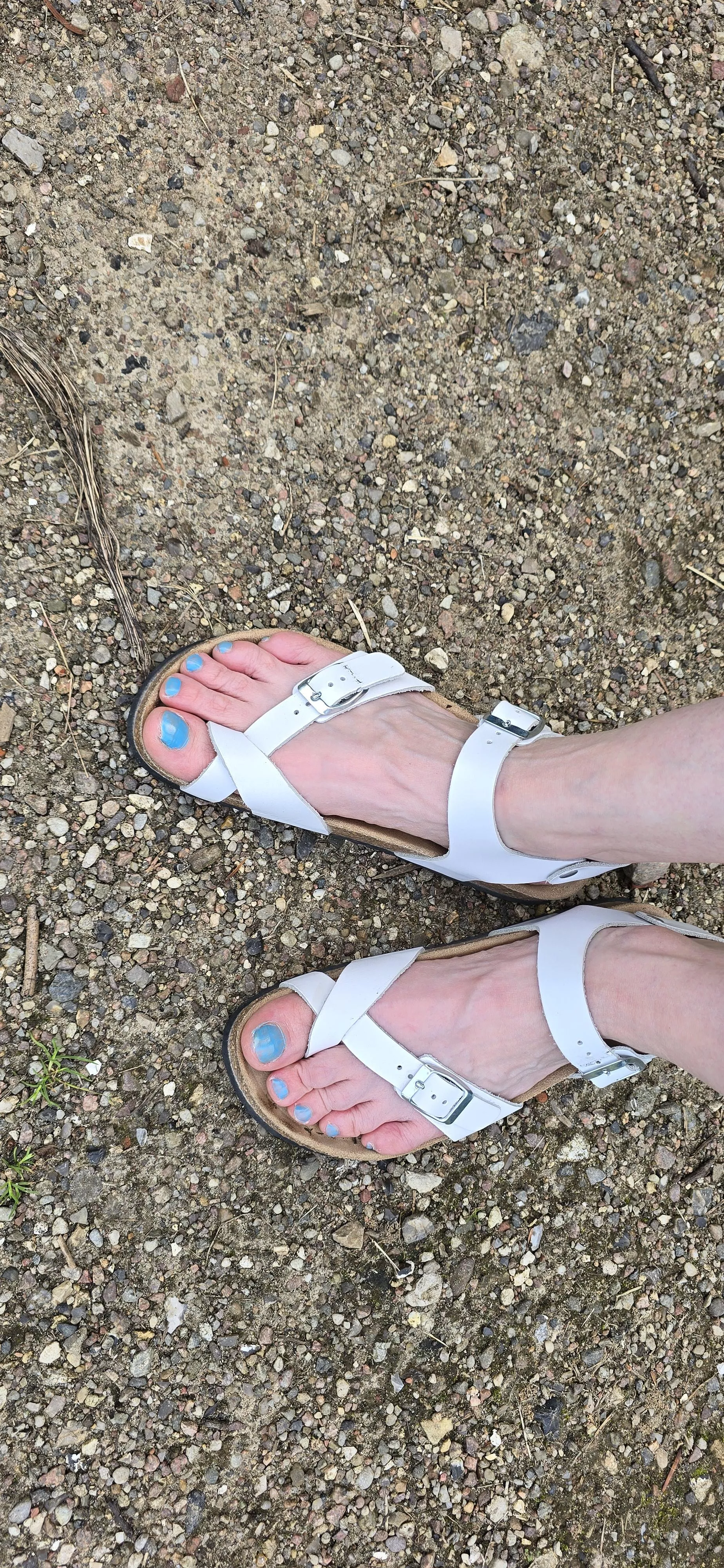 Summer feet posted by SallyXOXO83