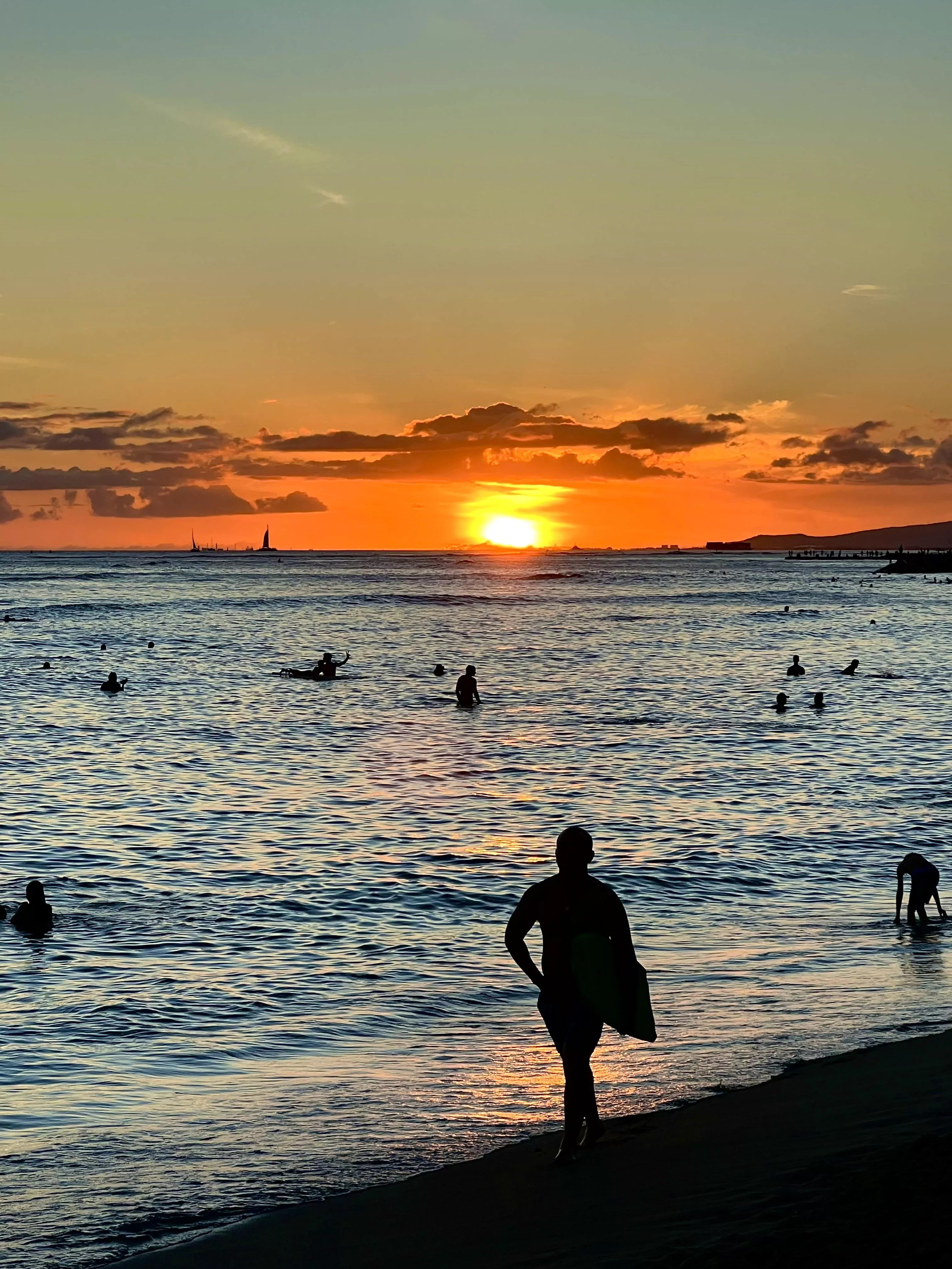 Waikiki April 2023 posted by DanteHicks79