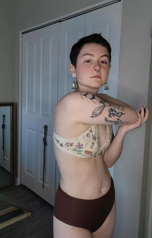 you see me at the bar by myself by echobliss777