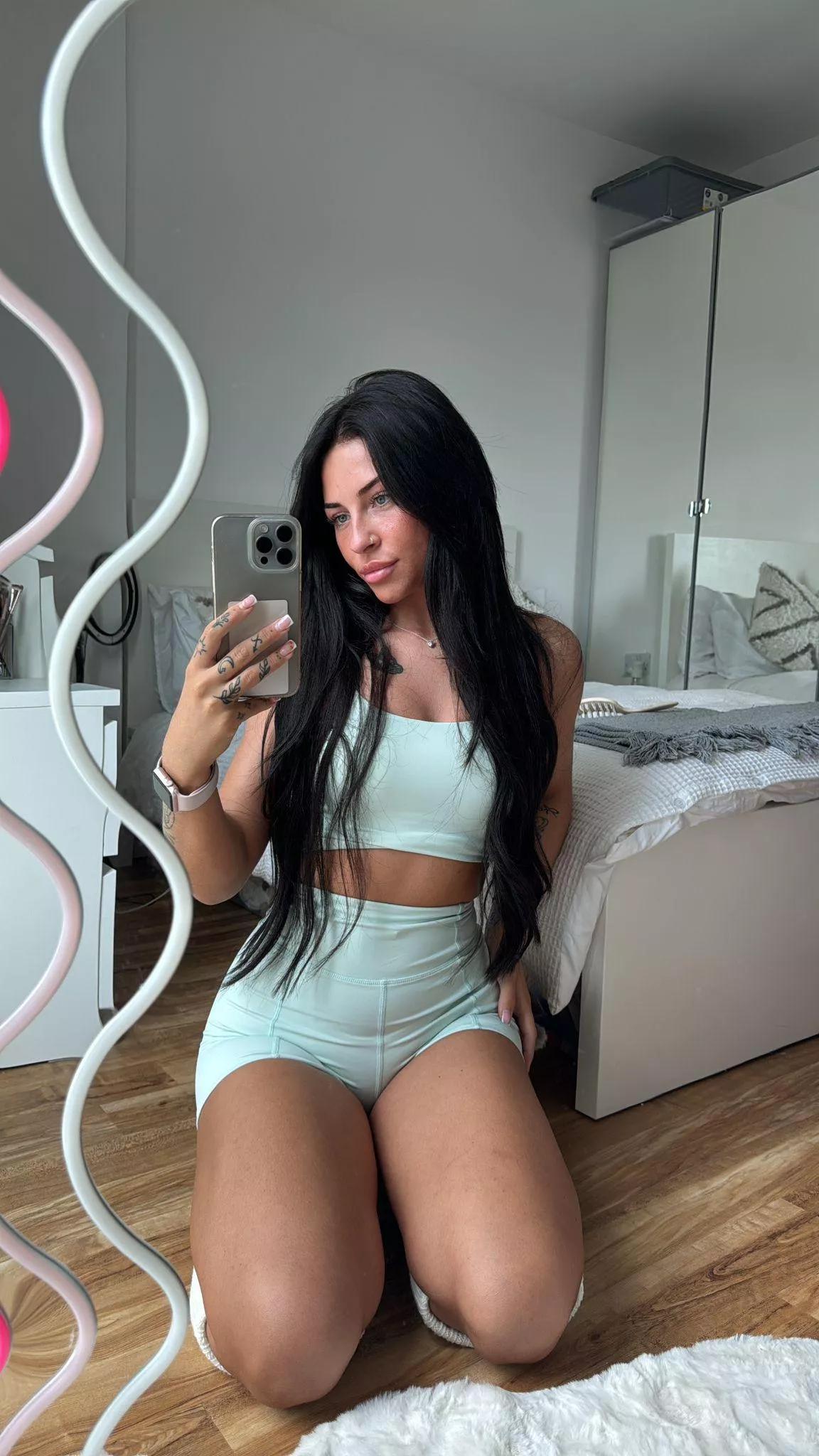 Do I look cute in this crop top ;) posted by snarfy23