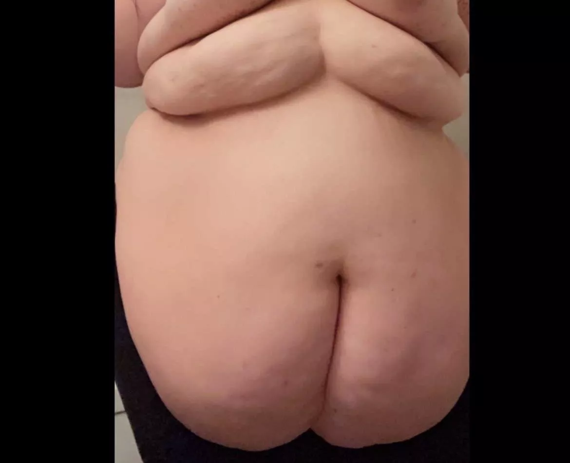 Fully giving into gluttony 🐷 posted by greedypiggy2