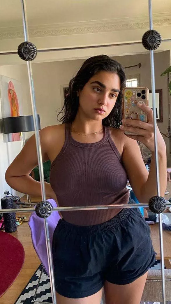 Geraldine Viswanathan posted by auronffx2