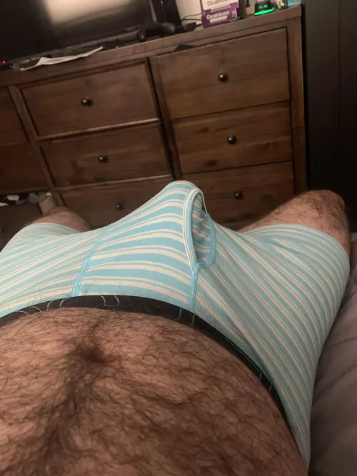 He’s saying hello (30) by dante_190