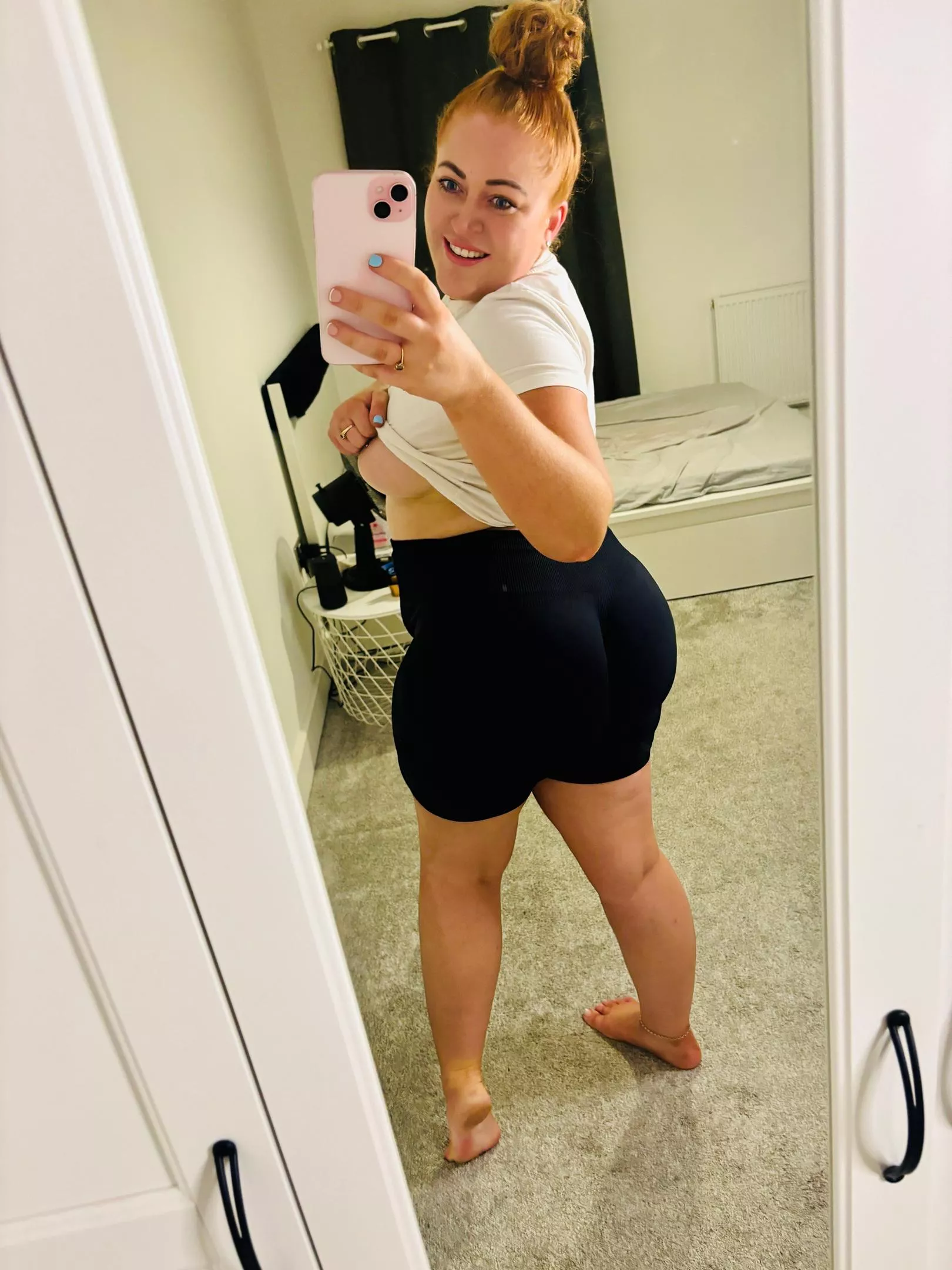 Imagine I sent you naughty pictures while you're at work posted by ObedientTablespoon