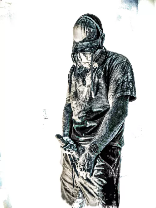 Knocking Off The Man Glitter… by Knight_In_Pompeii