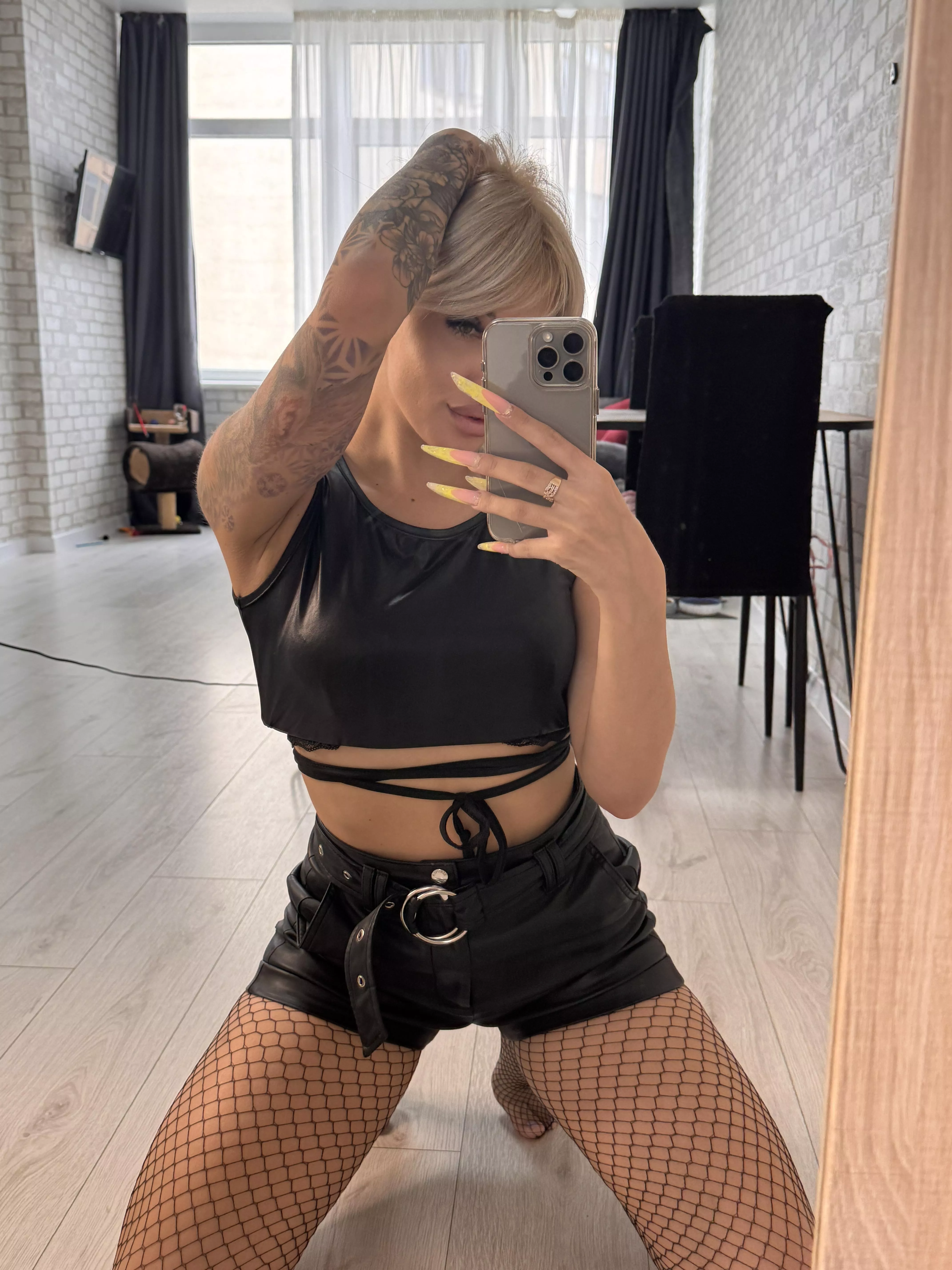 Leather goddess seeking her loyal subject posted by CelestiaSoul