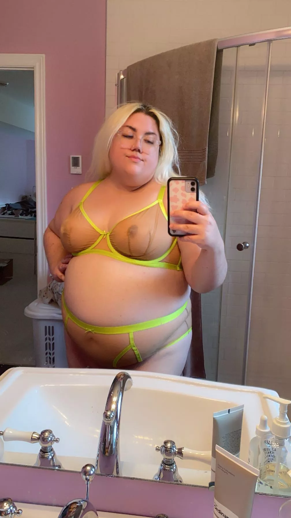 love my new bra n panty set 💚 posted by ssbbwk