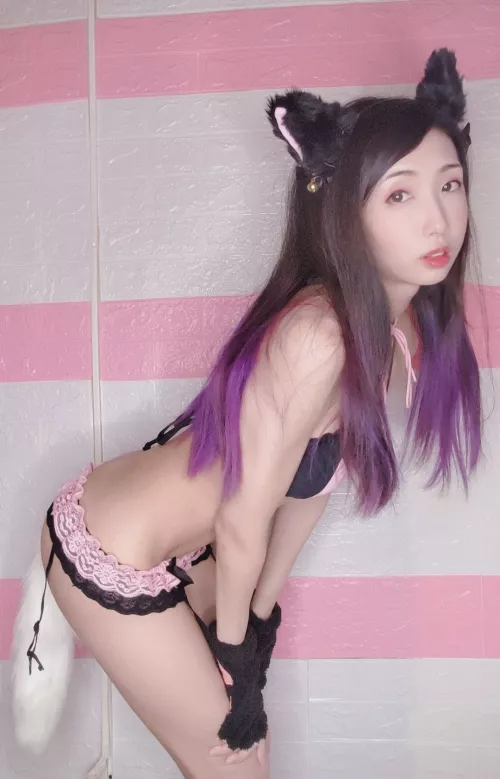 Need to get more tails to mix and match my outfits better 🤍🖤 by mikan_cos