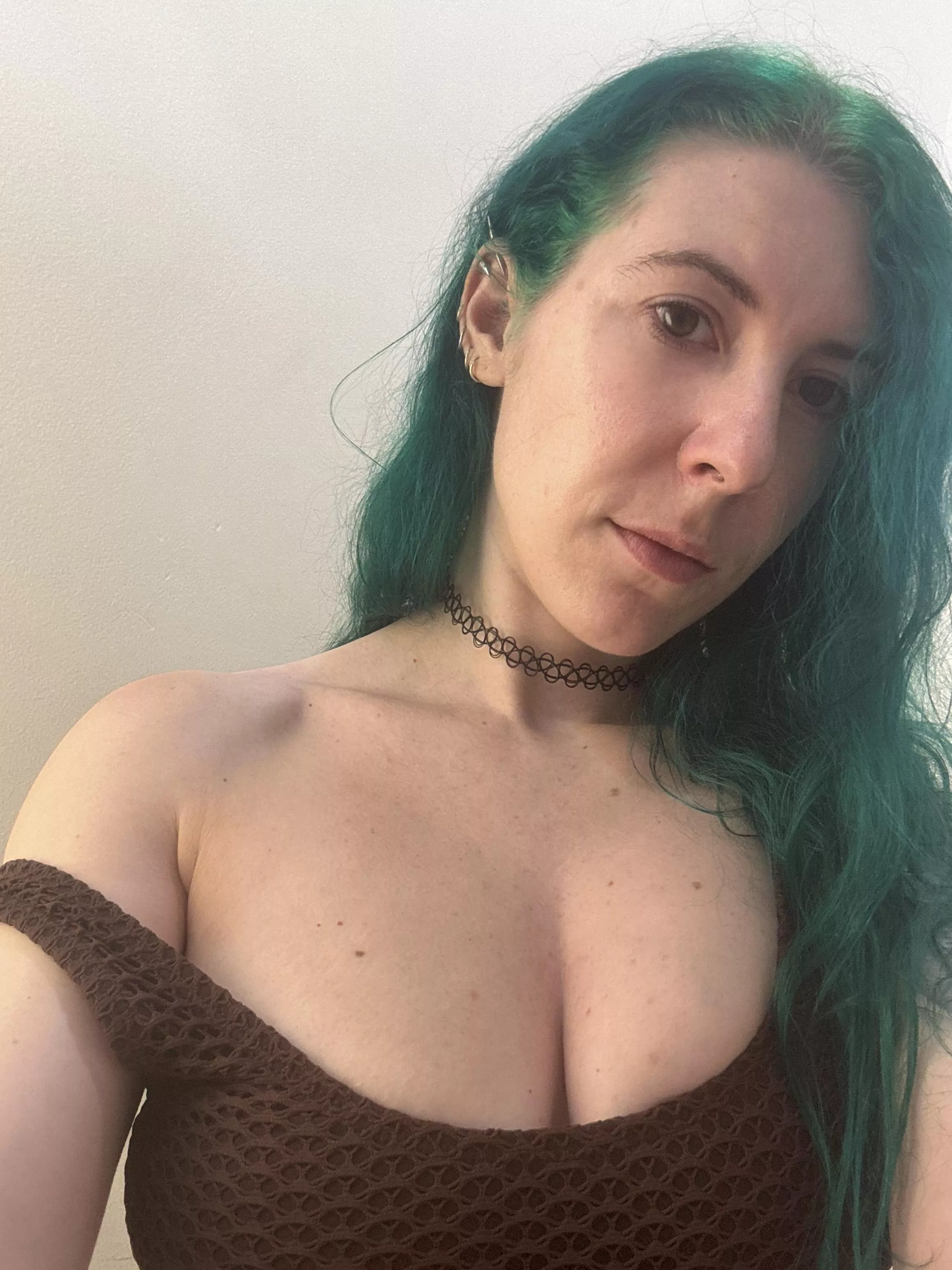 Off the shoulder cleavage posted by sirenskiss3