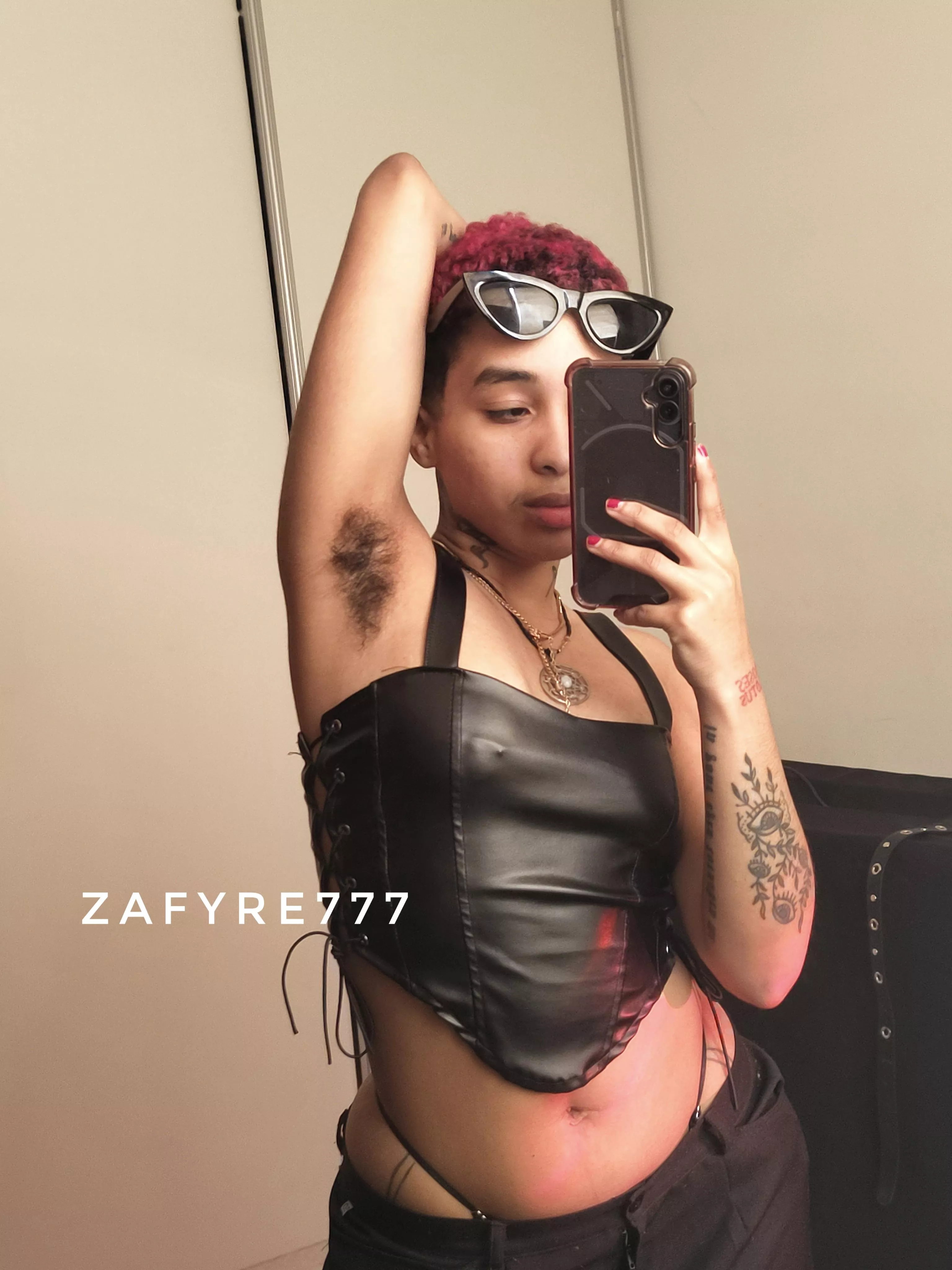 Sniff my jungle! posted by zafyre777