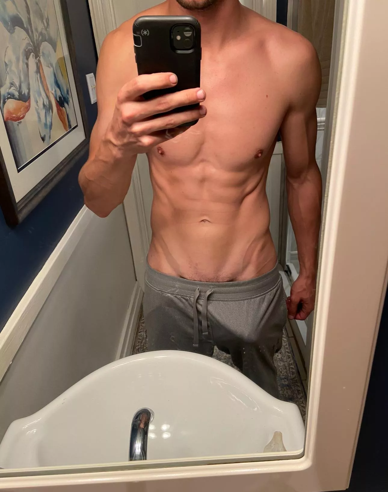 These sweats always make a good outline posted by friskyfriskyfin