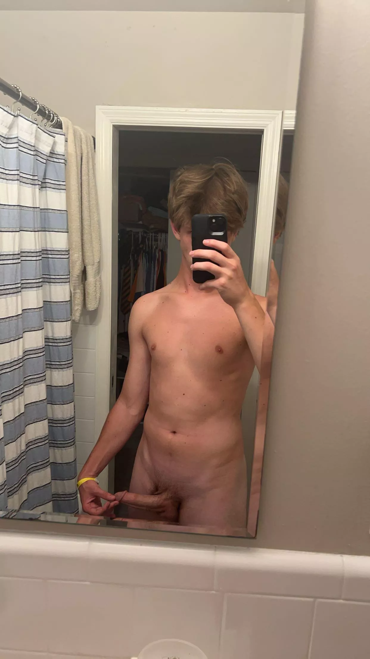 19 snap @dawsbor hung and horny for femboys posted by dawscums