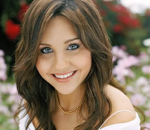 Amanda Bynes by Skyline_Drifter