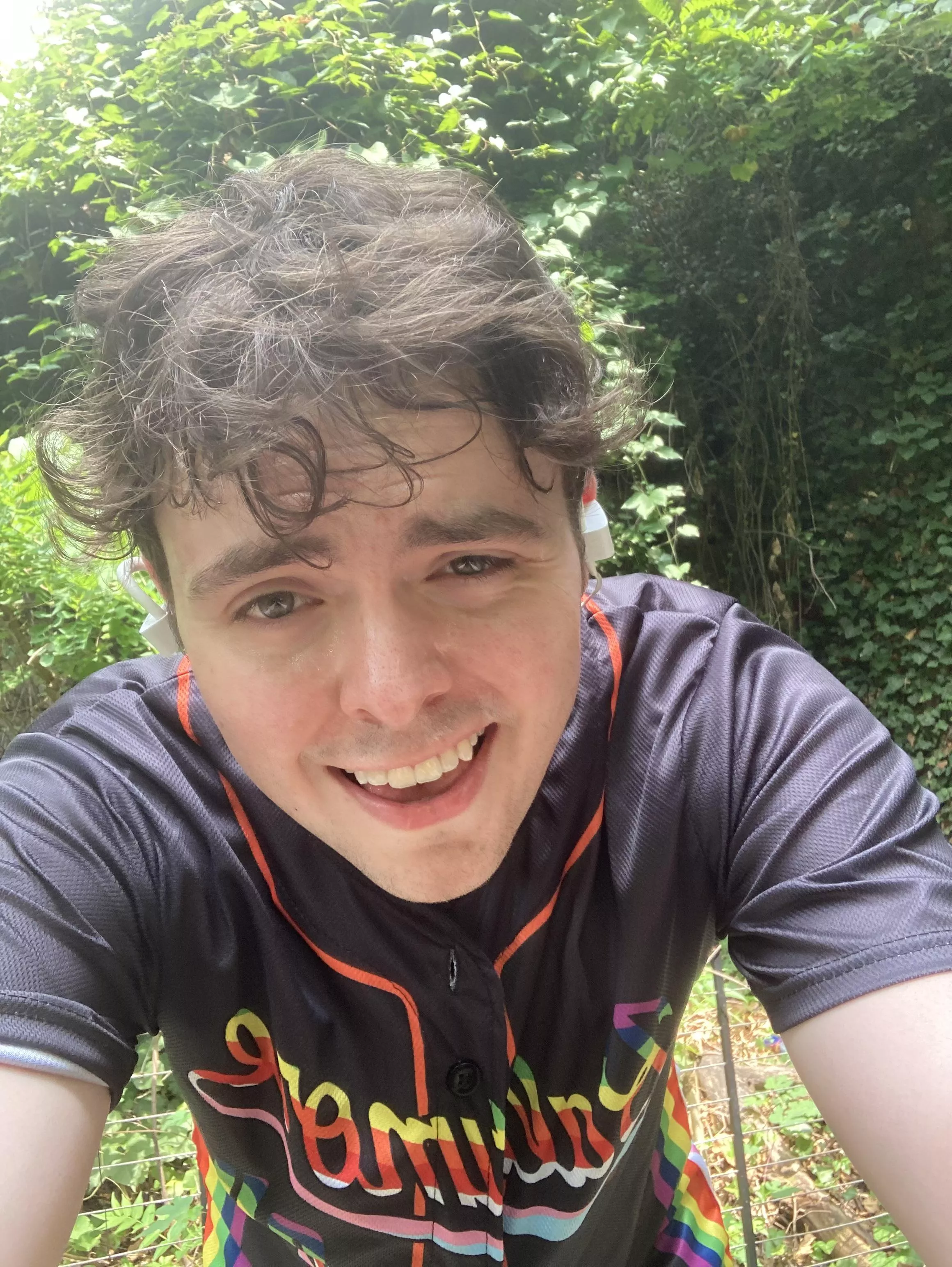 Currently dying on this run, I forgot what exercise is like lol anyways sending love and positive vibes to my fellow gay bros! 🌈✨ posted by softyserve69