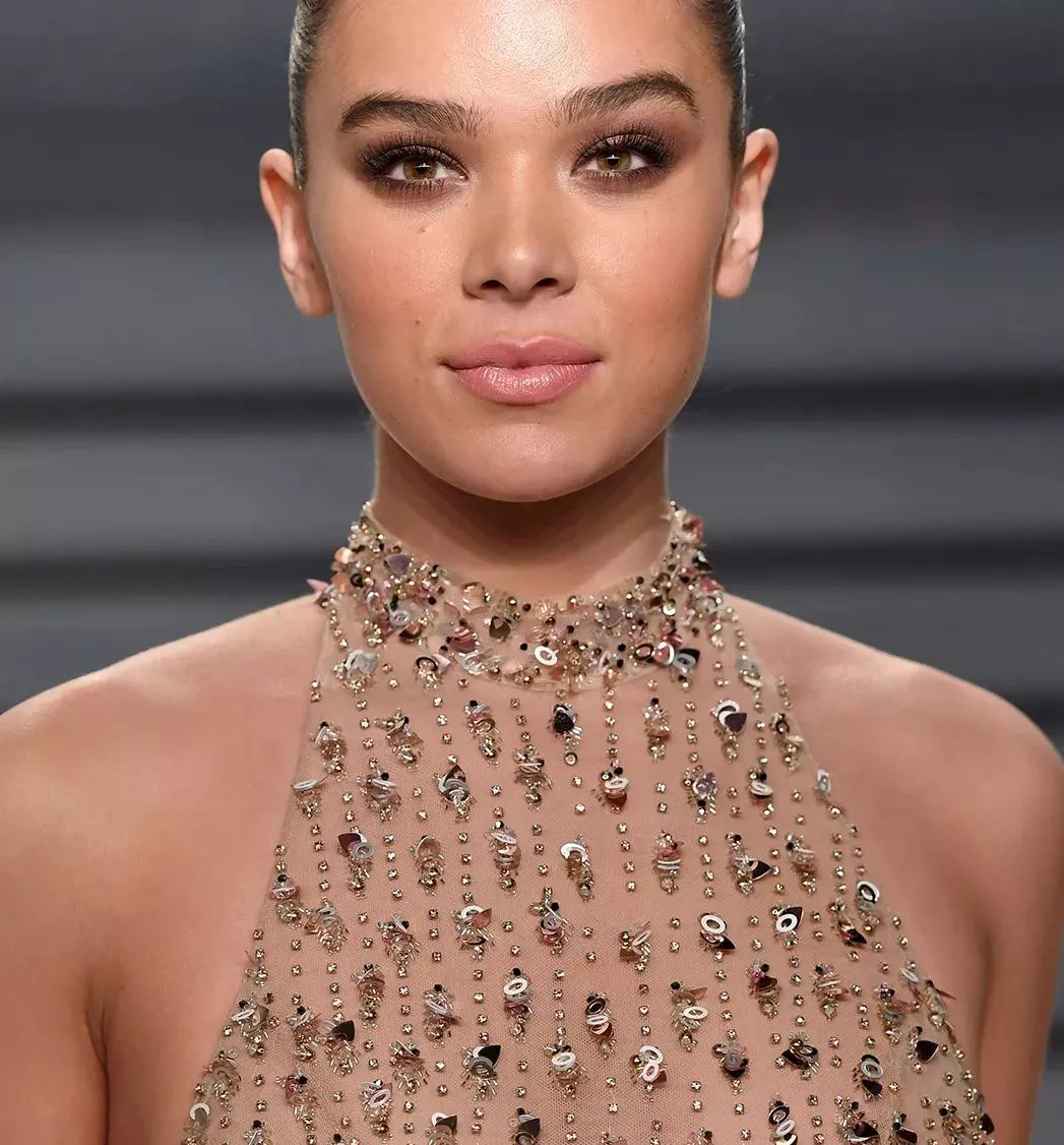 Hailee Steinfeld posted by cashmere1977_v3