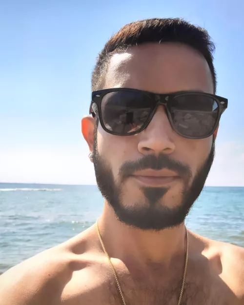 •Happiness comes in waves 🌊 by cakezfordayz