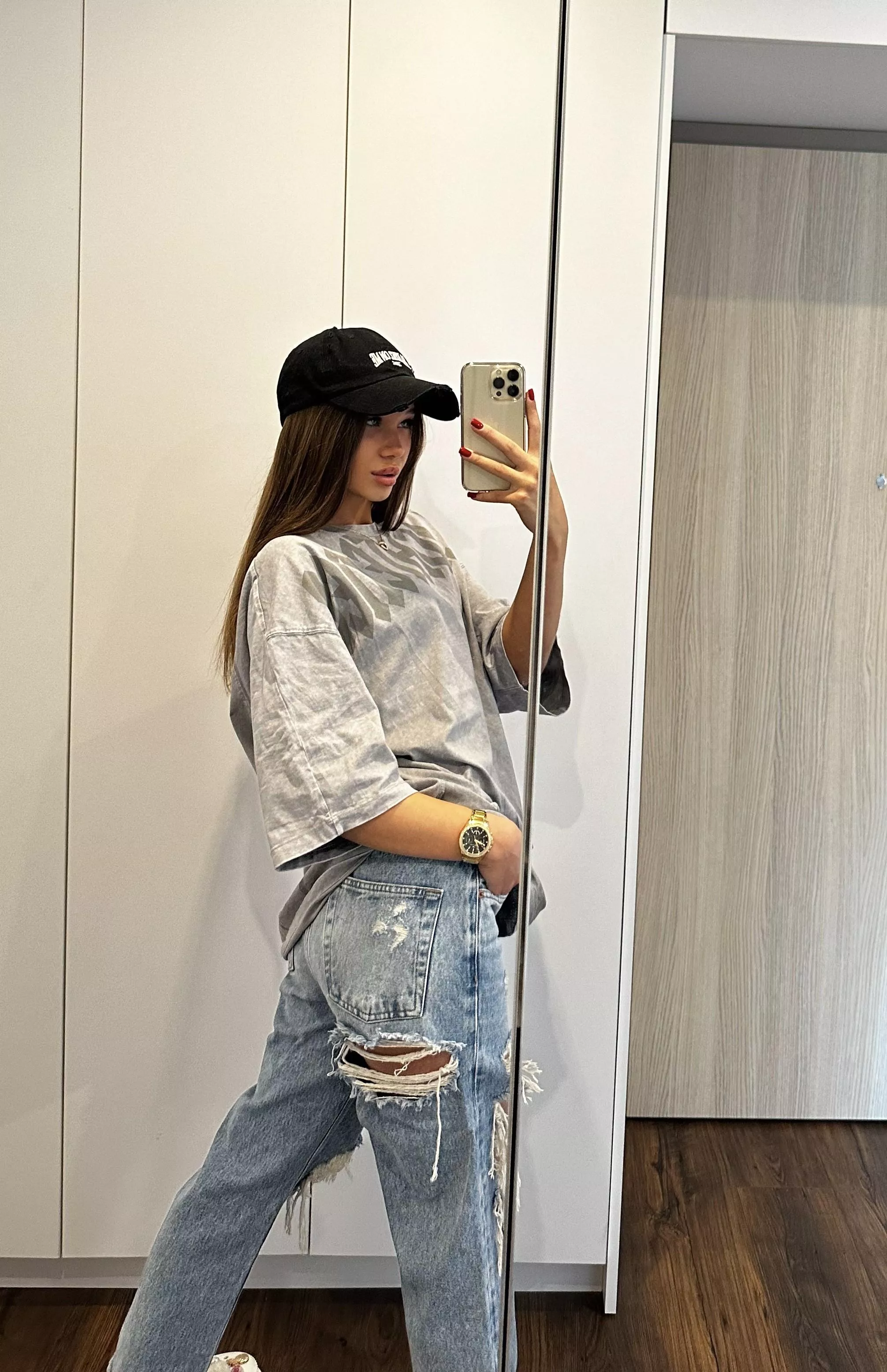 Hello Hello posted by esabae