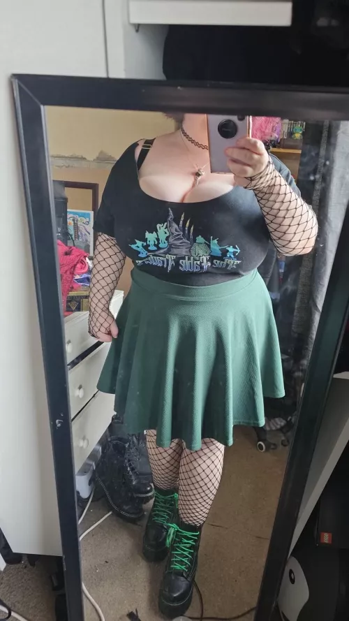 I love this outfit  by Hollow_Insanity