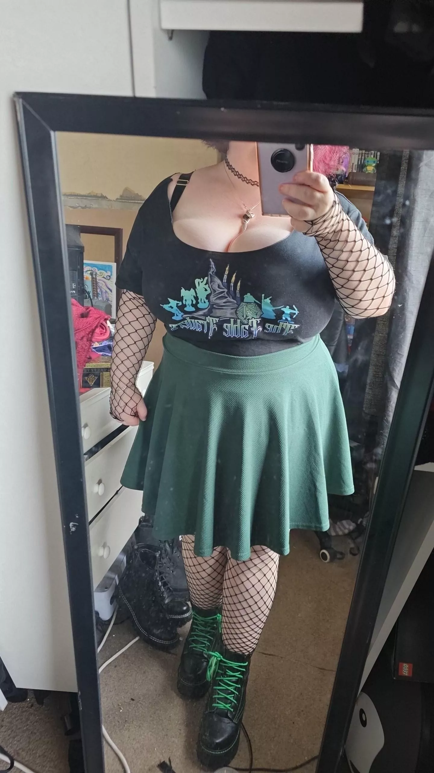 I love this outfit  posted by Hollow_Insanity