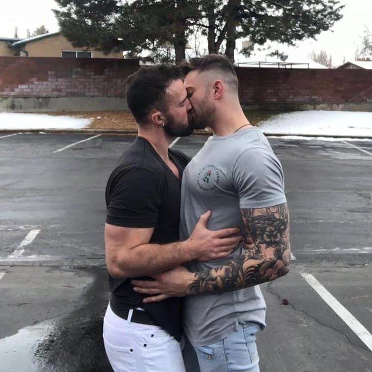 LOVE IS LOVE ❤ 😁🌈🇬🇧 posted by No-Window-8144