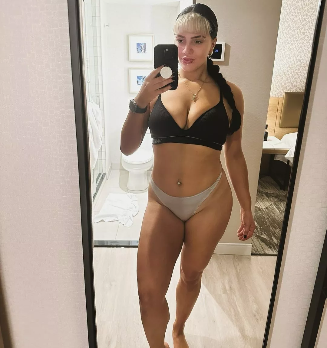 Steph De Lander  posted by jorodgers966