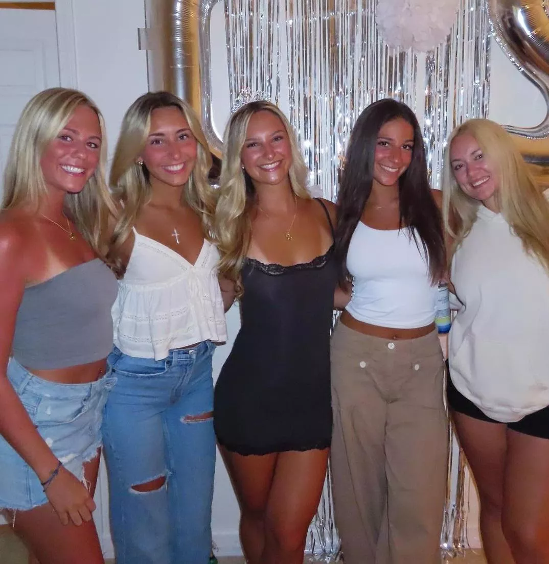 Streamers posted by asdfjhsdfa