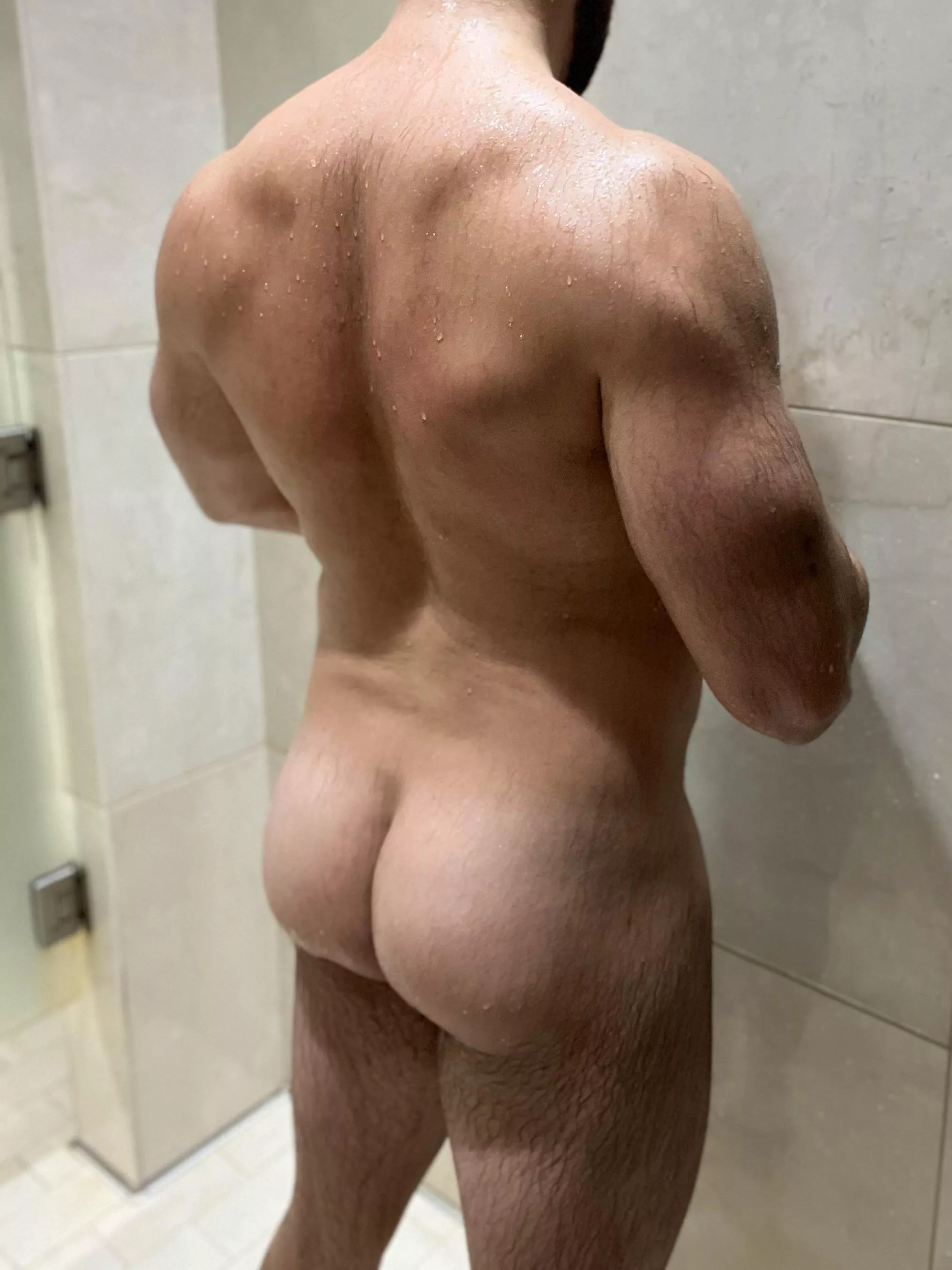 Wet Cakes, Hot Cakes, or Beefcakes? (37) posted by Hairy_beefcake