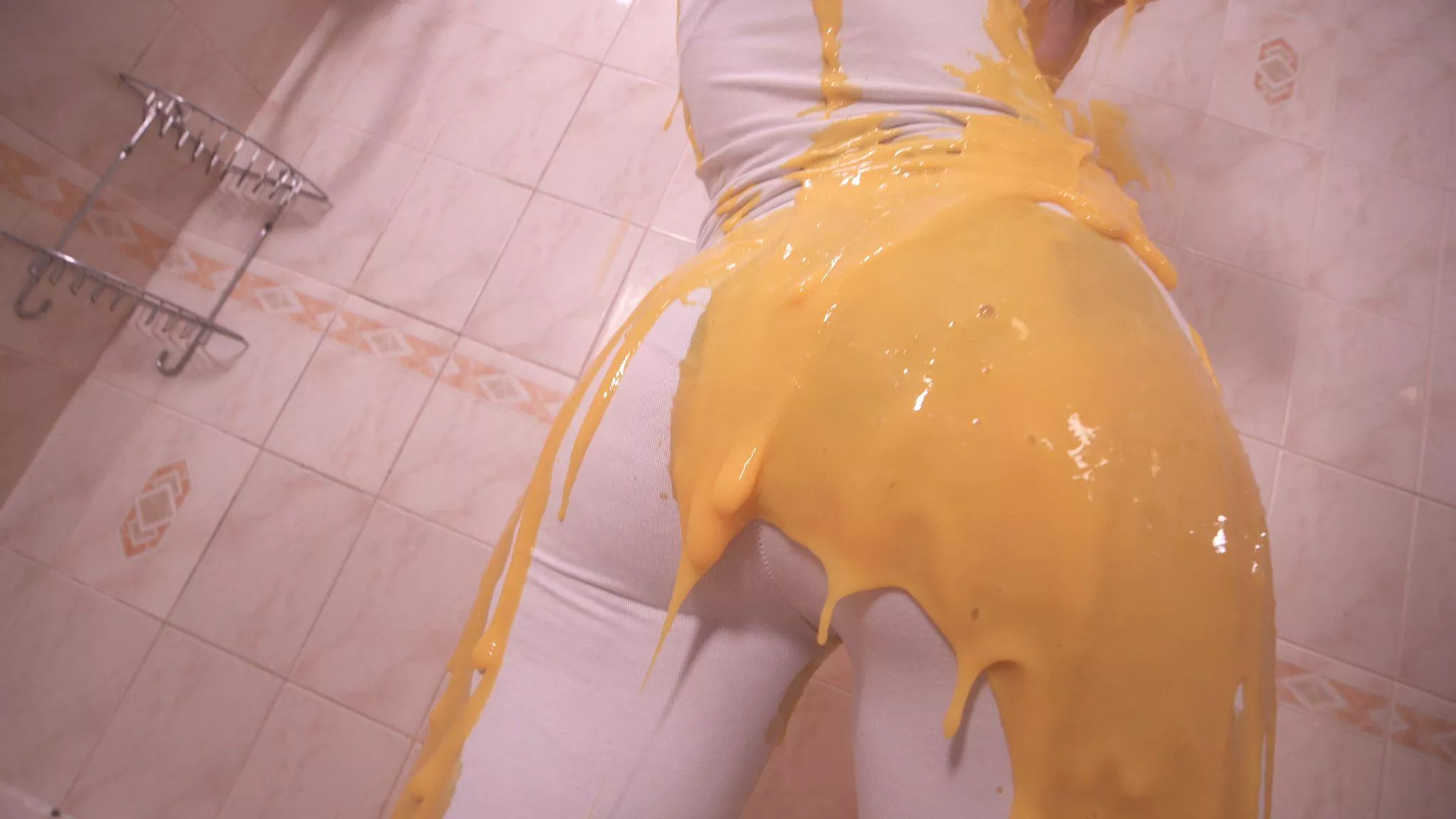 Who likes seeing me getting all messy?!💦💛 posted by 1sweetpoppy