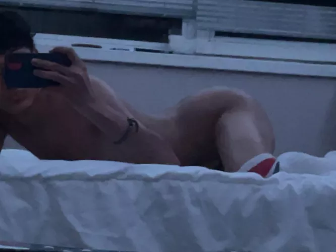 18 cute bottom looking for fit & hung tops only. masc, muscular+ @btmsr4y by raybottomss