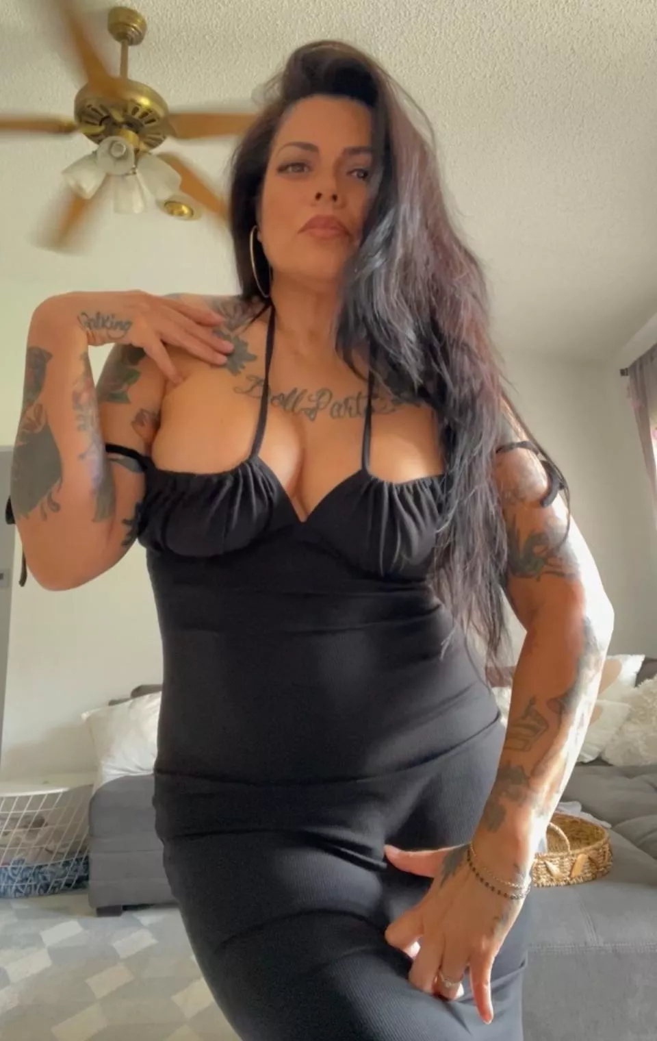 50F thick MILF posted by tattedtoez