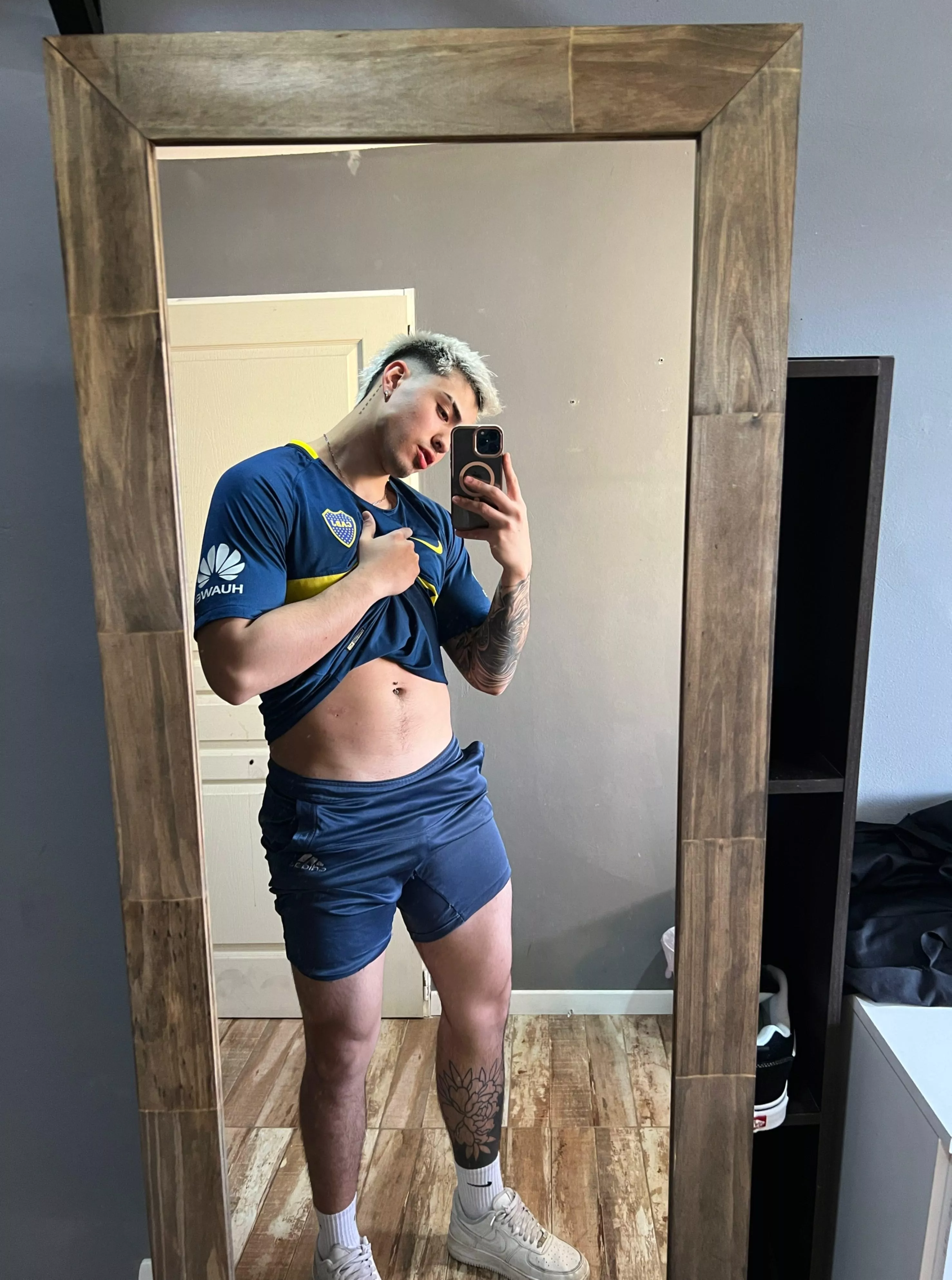 Are you ready to get up close and personal with my package? posted by ZaynReeed