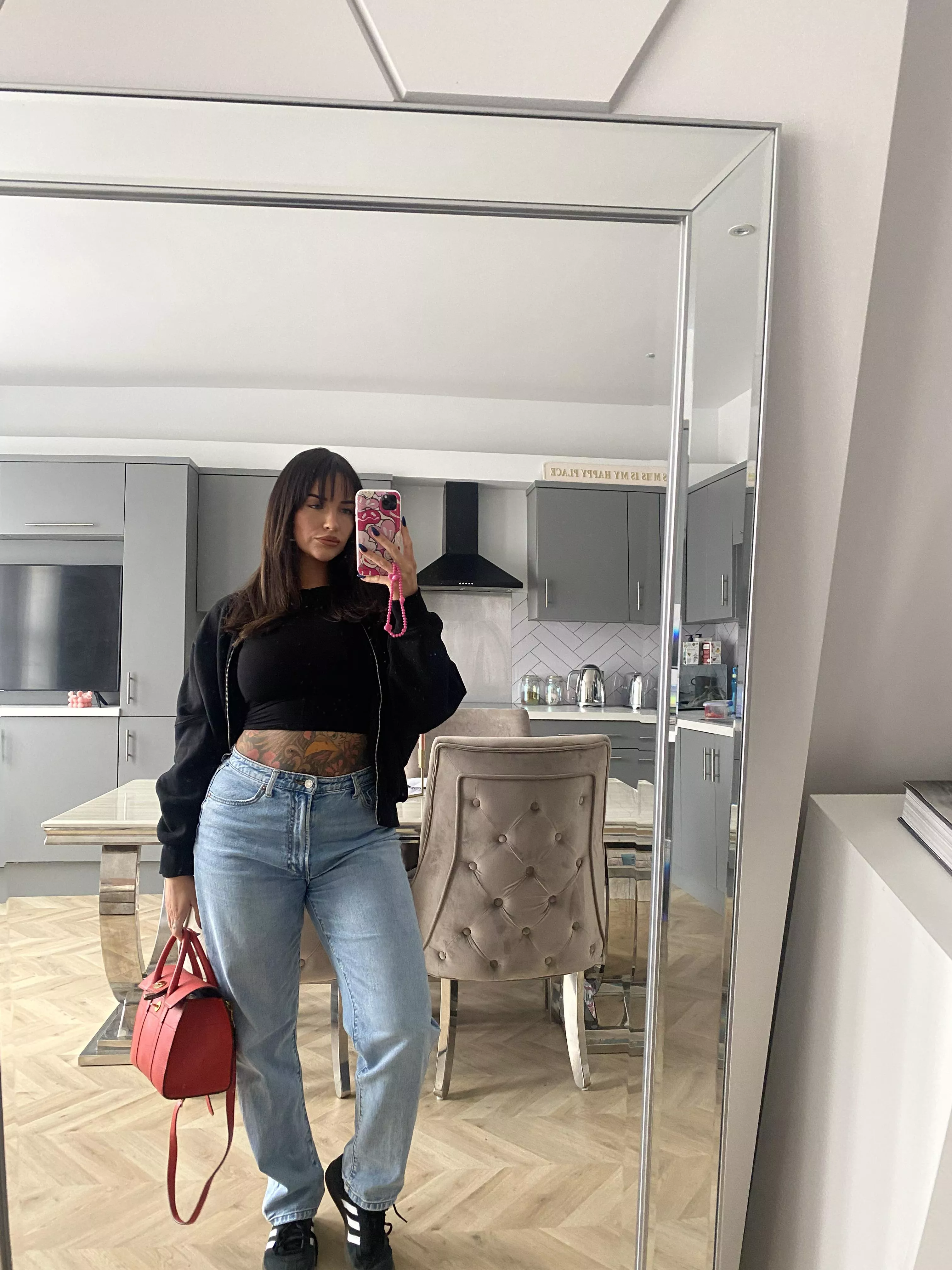 Beautiful and stunning F29 posted by Quick-Pomelo5361