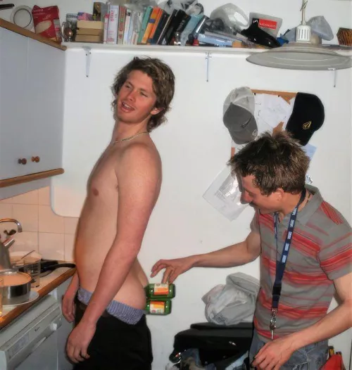 Between the cheeks by Primal_Mantis