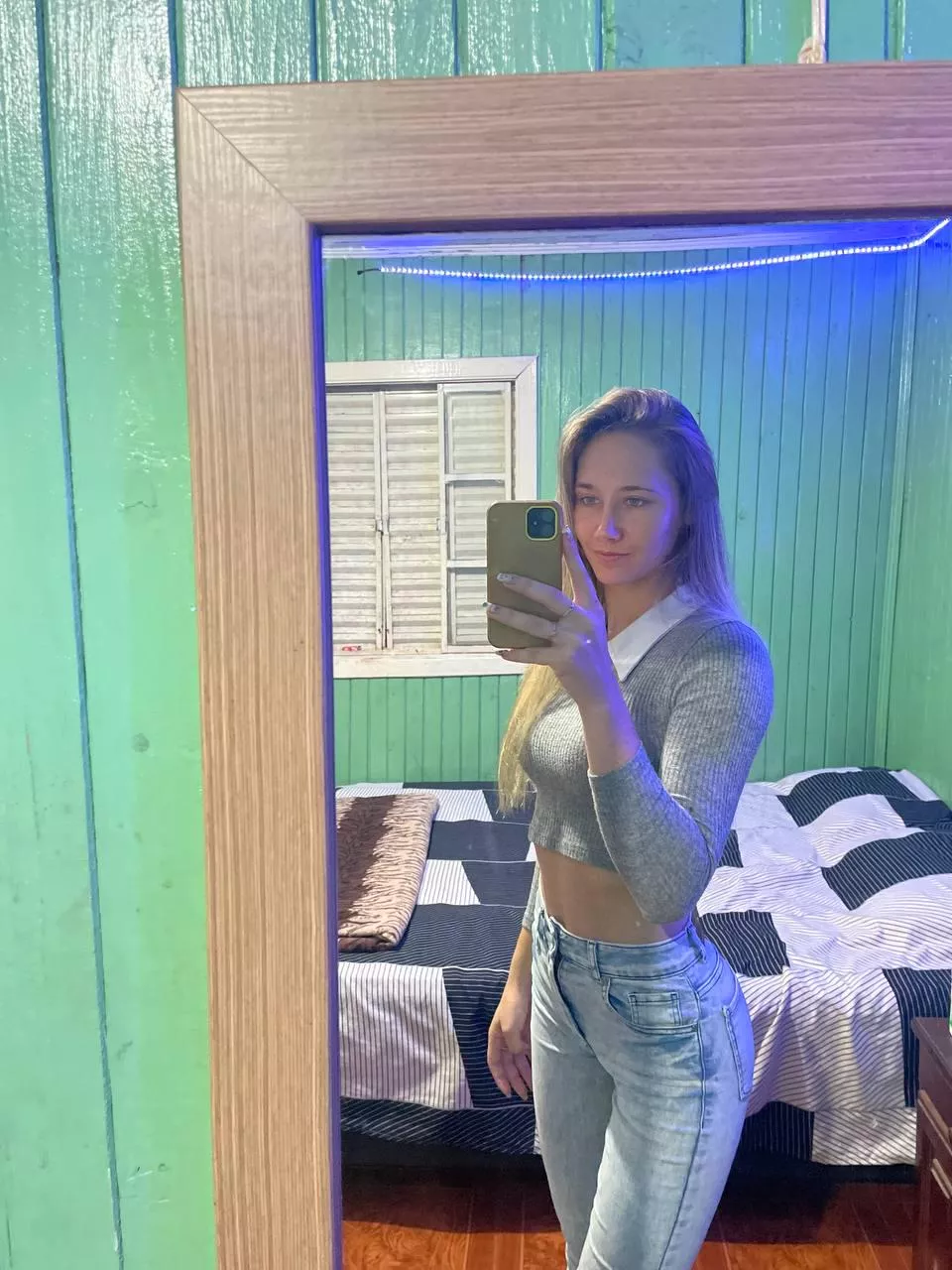 Classy and innocent
 posted by GuiltilyMobilize11