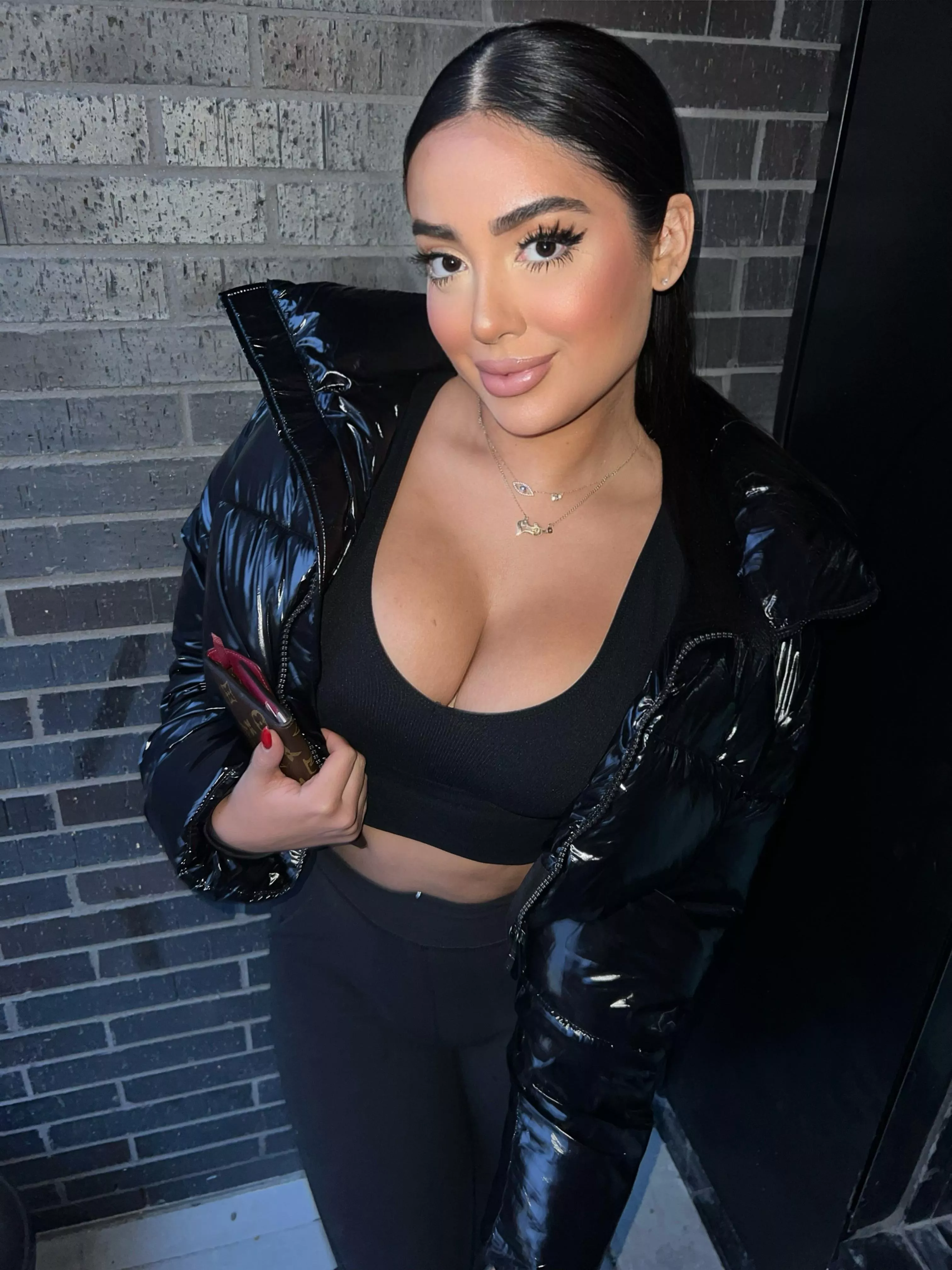 Classy in black! posted by Next-Blackberry5047