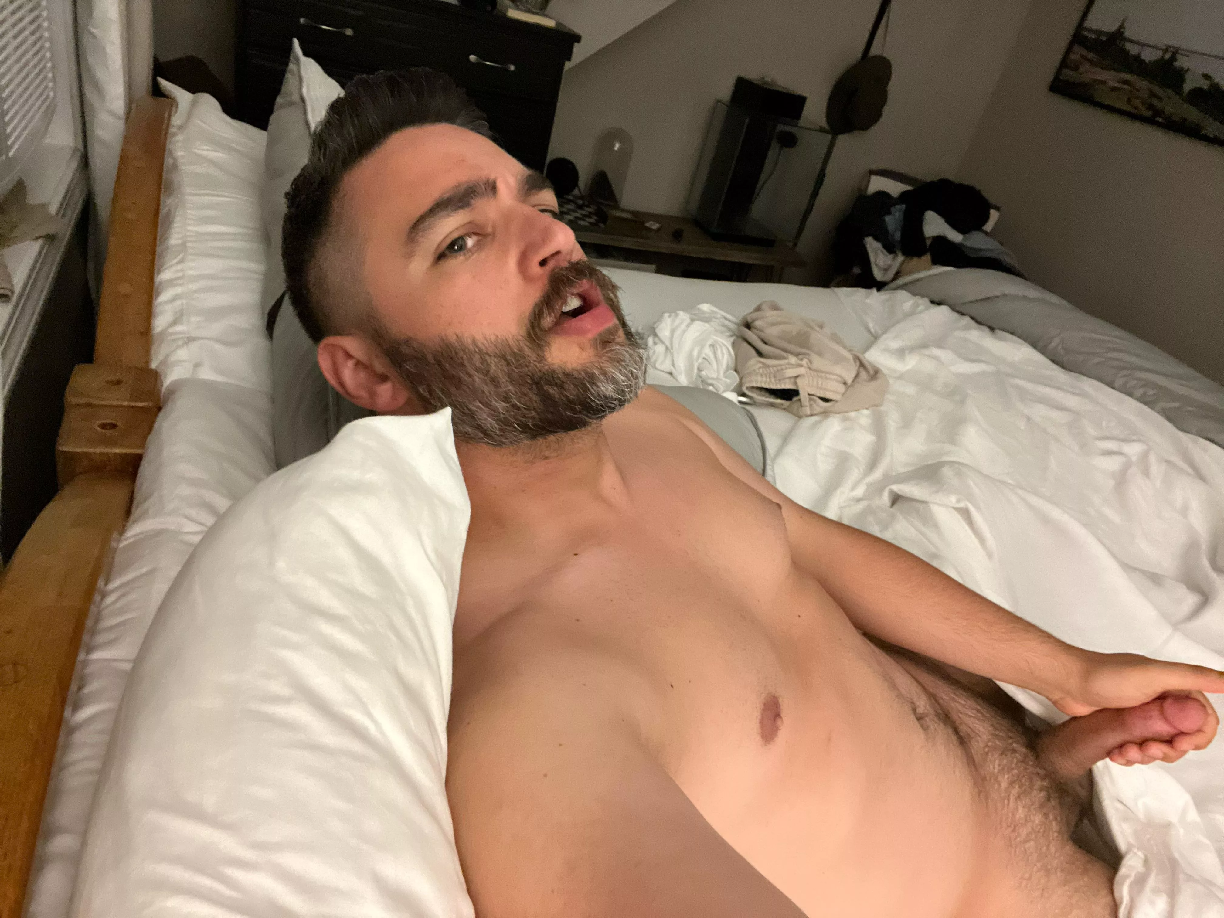 Dm me  posted by Ian191919