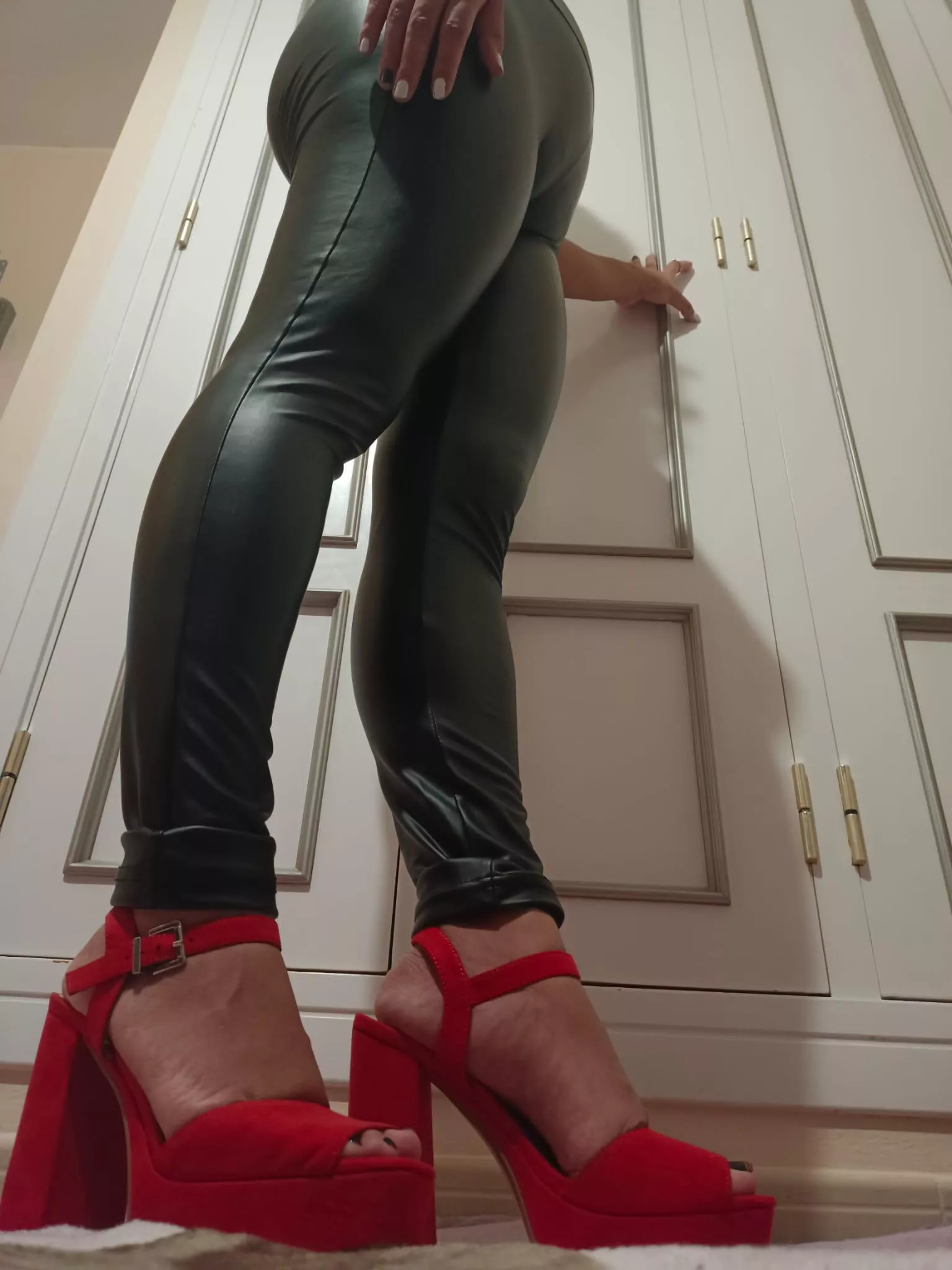 Do i have your attention now? posted by F33t_G00d355_