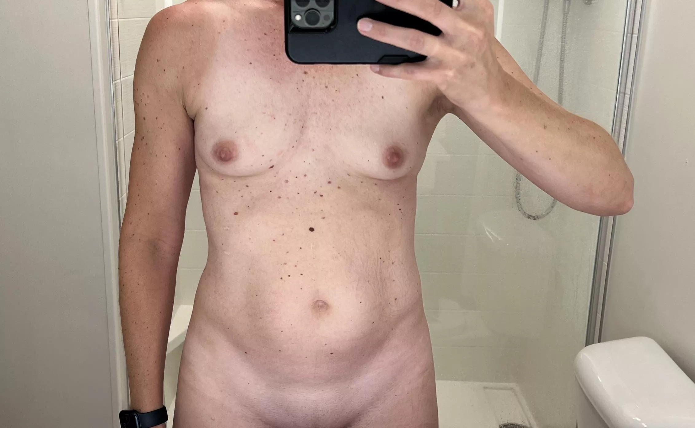 Hotel mirrors have good lighting! Tiny MILF tits in the mirror. posted by fansforfitnessnw