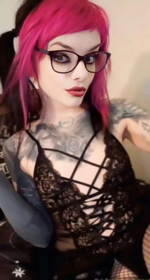 I just want a geeky guy who will eat my ass while I play resident evil 2 by PixxiGrrl_