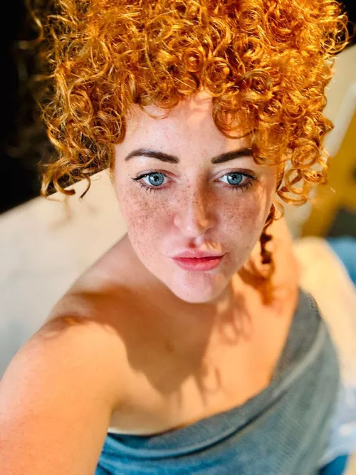 [IRTR] 28 yrs old. Would you devour me after the shower? by MundaneDeduction