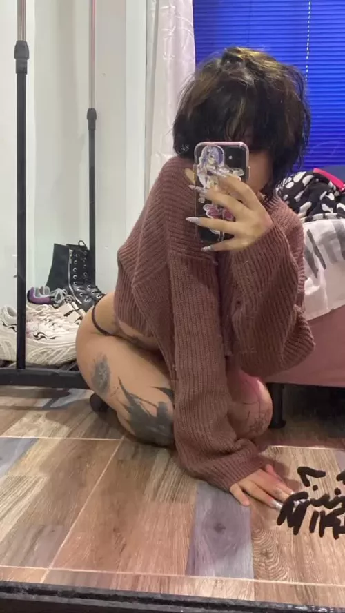 Kneeling down like a good girl  by vixengirlyy