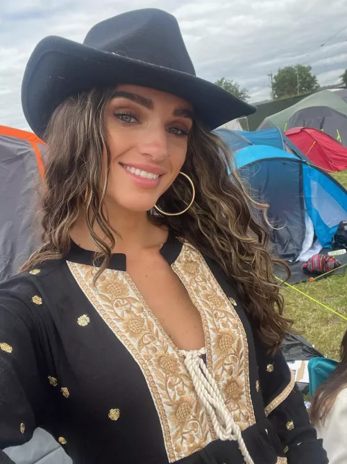 Like the hat? by ButtercupSweetBabe