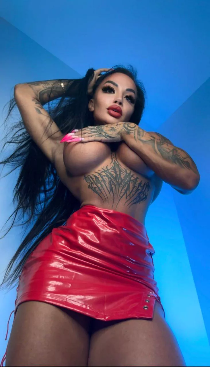 love how my body looks here  posted by Allegra_Brunnet