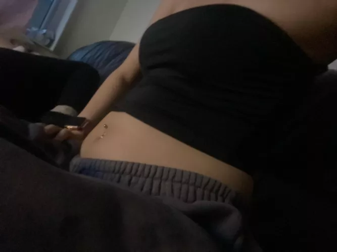 Who wants to feed me by naomi_big_belly