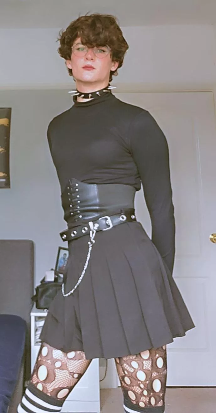 Wish my face was more feminine :( posted by RoxiWonders