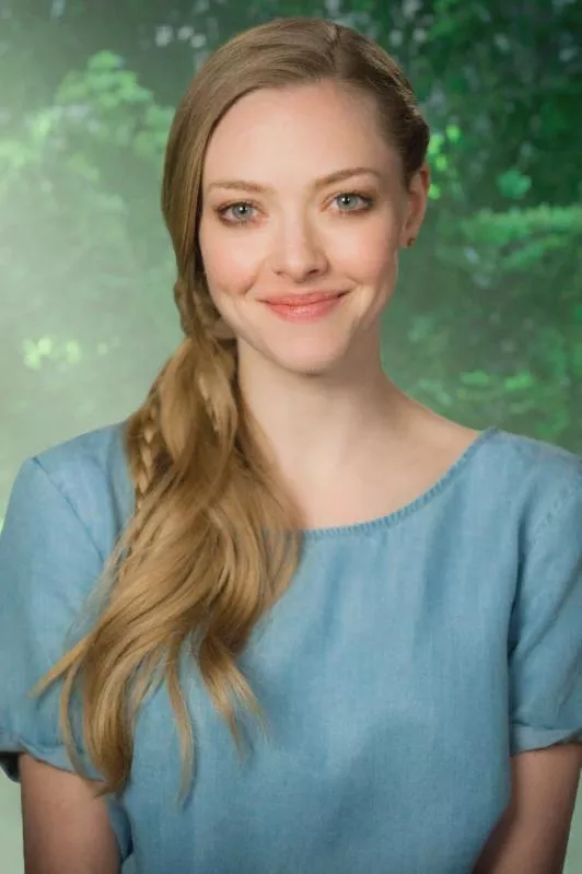Amanda Seyfried posted by JumpySignature5588