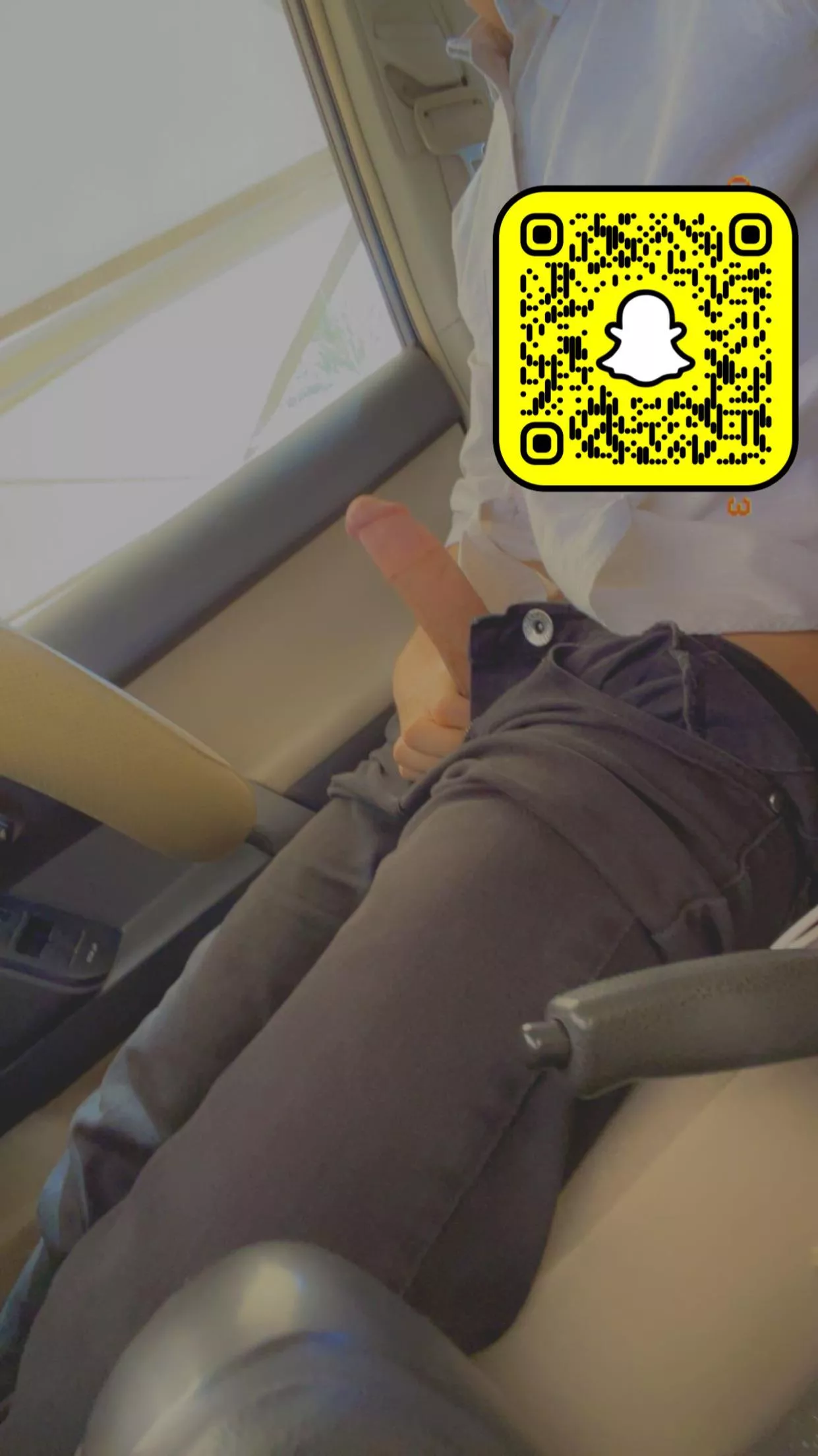 at car 🙇🏻 posted by lcokil69