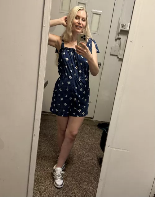 Casual pic  by ittybityprettykitty