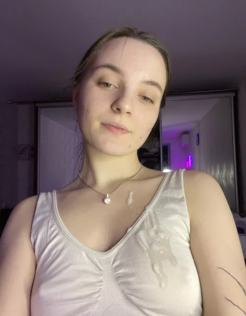 cover my top with sperm so that it sticks to my tits by heretomess372