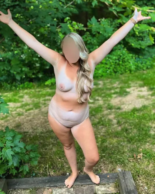 Happy Friday! Get outside and enjoy! by ohheyuu